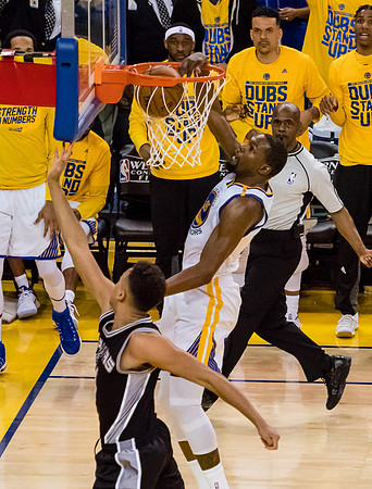 NBA: Playoffs-San Antonio Spurs at Golden State Warriors