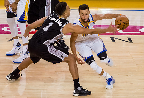 NBA: Playoffs-San Antonio Spurs at Golden State Warriors