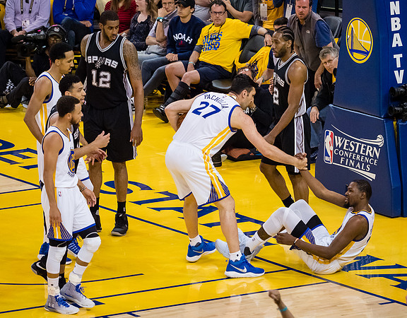 NBA: Playoffs-San Antonio Spurs at Golden State Warriors