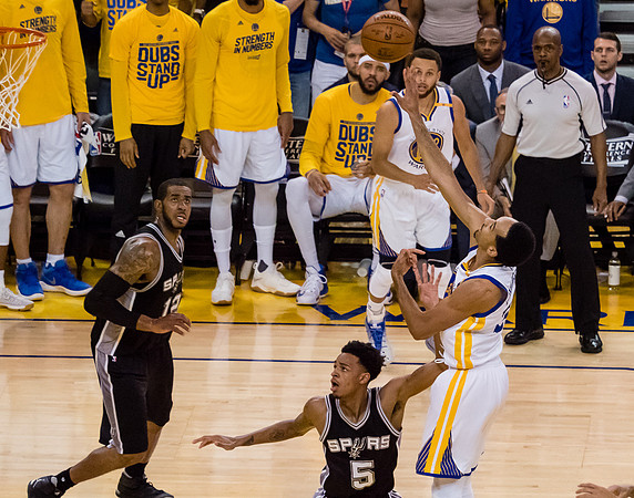 NBA: Playoffs-San Antonio Spurs at Golden State Warriors