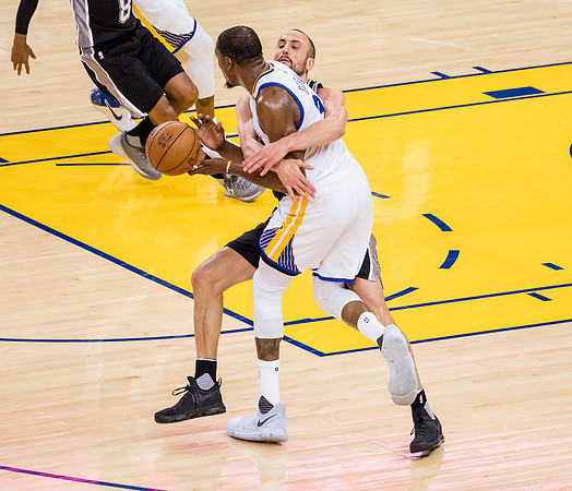 NBA: Playoffs-San Antonio Spurs at Golden State Warriors