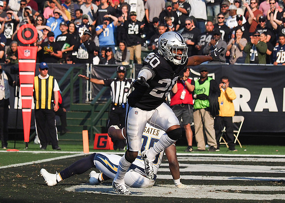 NFL: Los Angeles Chargers at Oakland Raiders
