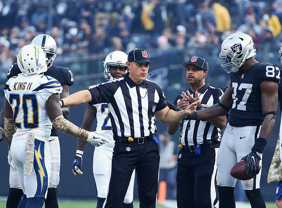 NFL: Los Angeles Chargers at Oakland Raiders