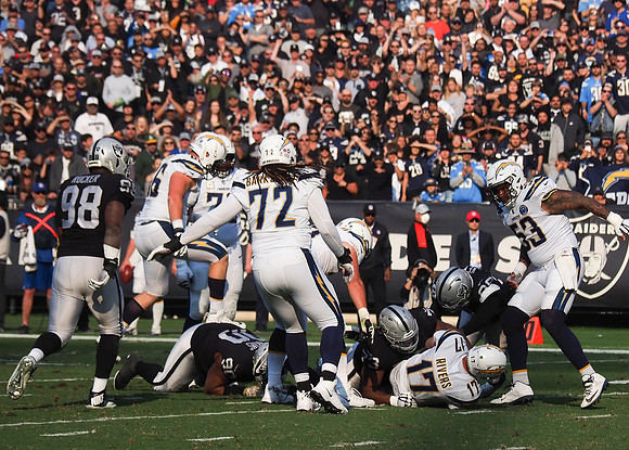 NFL: Los Angeles Chargers at Oakland Raiders