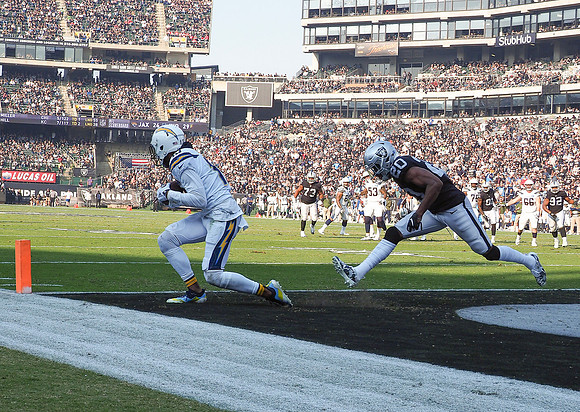 NFL: Los Angeles Chargers at Oakland Raiders