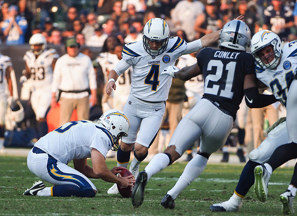 NFL: Los Angeles Chargers at Oakland Raiders