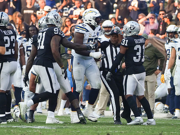 NFL: Los Angeles Chargers at Oakland Raiders