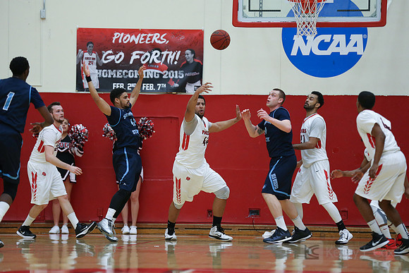 Cal State East Bay Pioneers center Darrick McIntosh (44)