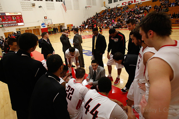 Cal State East Bay Pioneers head coach Gus Argenal