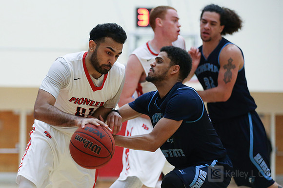 Cal State East Bay Pioneers guard Paramvir Singh (21)