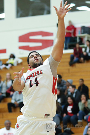 Cal State East Bay Pioneers center Darrick McIntosh (44)
