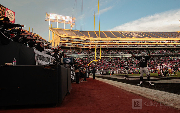 NFL: San Francisco 49ers at Oakland Raiders