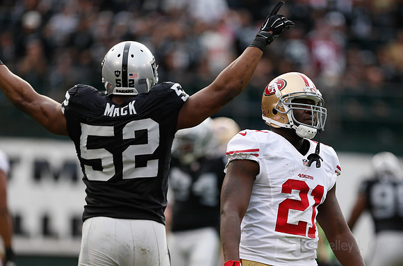 NFL: San Francisco 49ers at Oakland Raiders