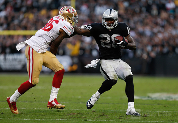 NFL: San Francisco 49ers at Oakland Raiders