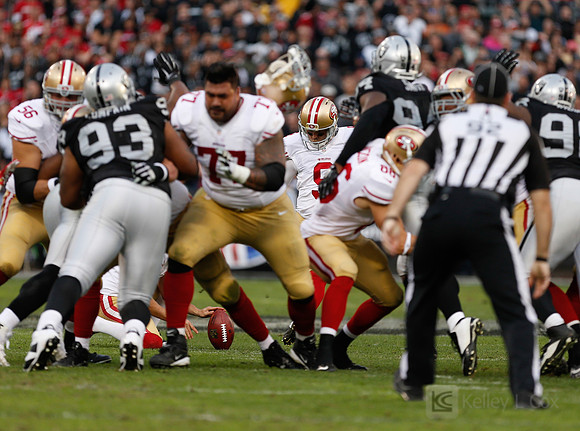 NFL: San Francisco 49ers at Oakland Raiders