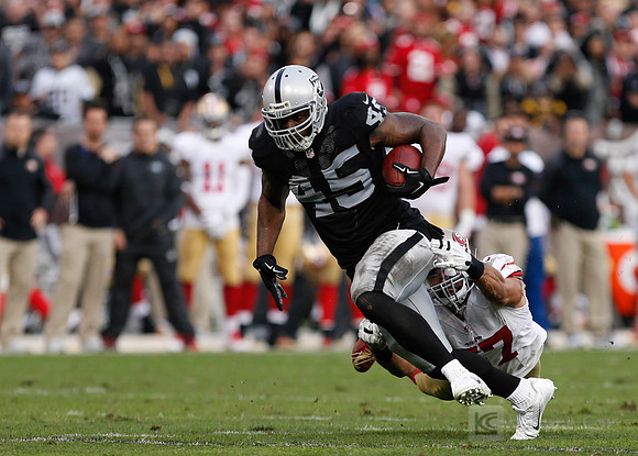 NFL: San Francisco 49ers at Oakland Raiders