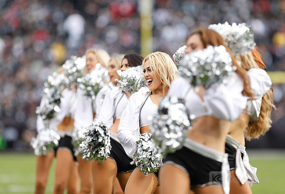 NFL: San Francisco 49ers at Oakland Raiders