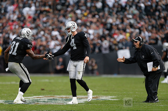 NFL: San Francisco 49ers at Oakland Raiders
