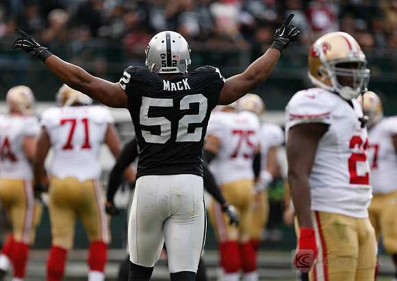 NFL: San Francisco 49ers at Oakland Raiders