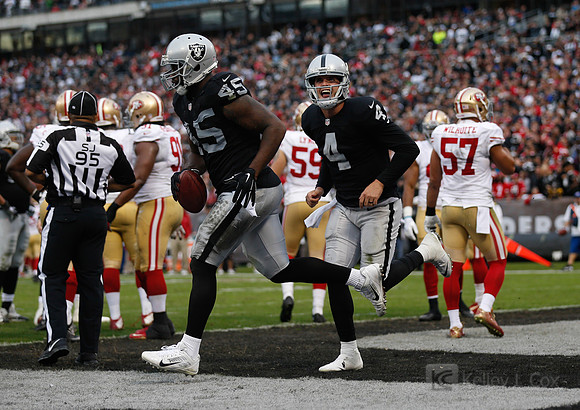 NFL: San Francisco 49ers at Oakland Raiders