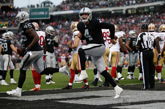 NFL: San Francisco 49ers at Oakland Raiders