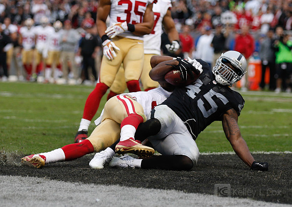 NFL: San Francisco 49ers at Oakland Raiders
