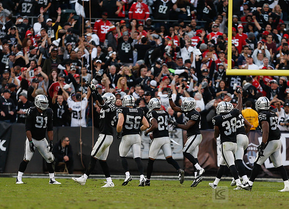 NFL: San Francisco 49ers at Oakland Raiders