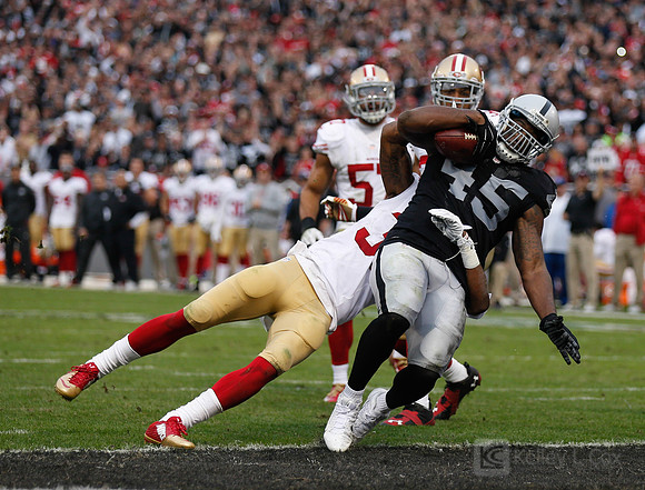 NFL: San Francisco 49ers at Oakland Raiders