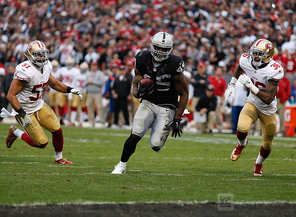 NFL: San Francisco 49ers at Oakland Raiders