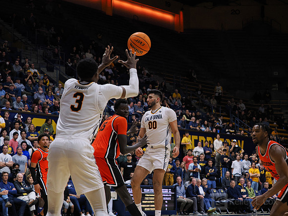 Keonte Kennedy (3), Fardaws Aimaq (00)