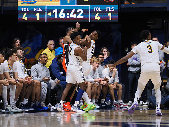 Jalen Cone (15), Jalen Celestine (32)