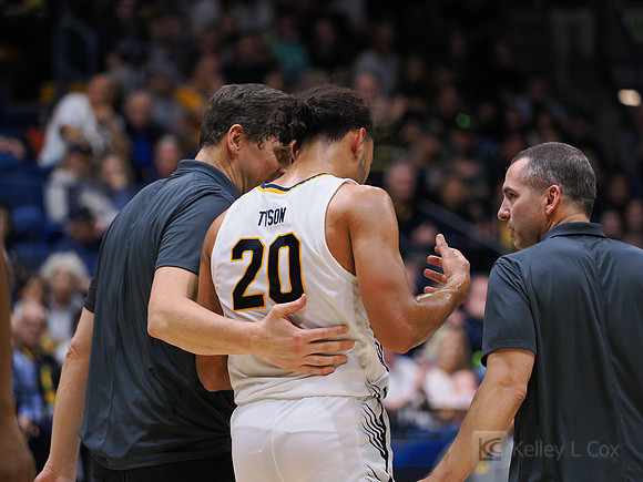 Mark Madsen, Jaylon Tyson (20), Barry Parsons