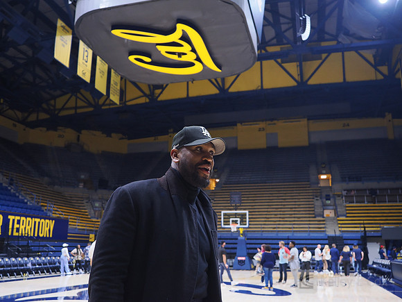 Mens Basketball: California Golden Bears vs Oregon Ducks