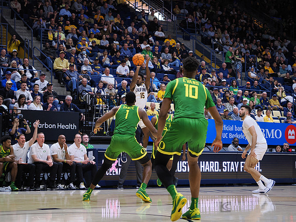 Mens Basketball: California Golden Bears vs Oregon Ducks