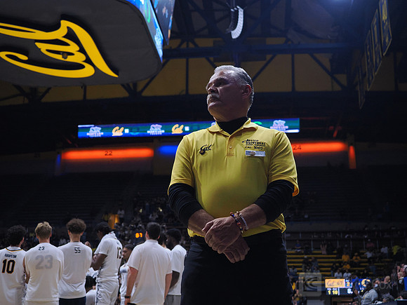 Mens Basketball: California Golden Bears vs Oregon Ducks
