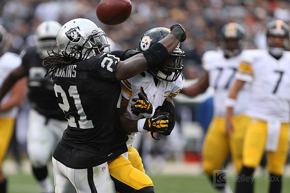 NFL: Pittsburgh Steelers at Oakland Raiders