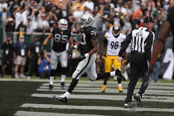 NFL: Pittsburgh Steelers at Oakland Raiders