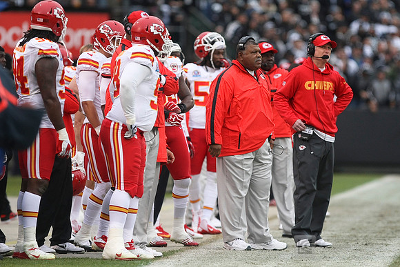 NFL: Kansas City Chiefs at Oakland Raiders