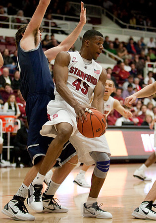 NCAA MEN'S BASKETBALL 2010 - Dec 28 - Yale at Stanford