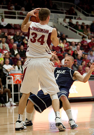 NCAA MEN'S BASKETBALL 2010 - Dec 28 - Yale at Stanford