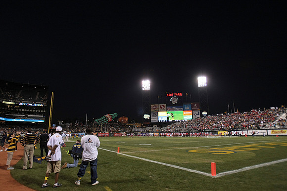 NCAA Football: Utah at California