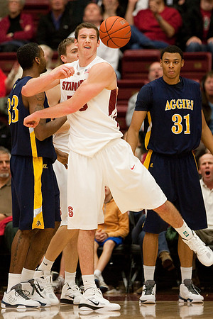 NCAA MEN'S BASKETBALL 2010 - Dec 12 - North Carolina AT&T at Stanford