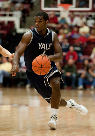 NCAA MEN'S BASKETBALL 2010 - Dec 28 - Yale at Stanford
