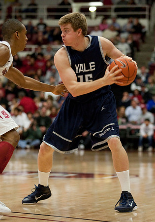 NCAA MEN'S BASKETBALL 2010 - Dec 28 - Yale at Stanford