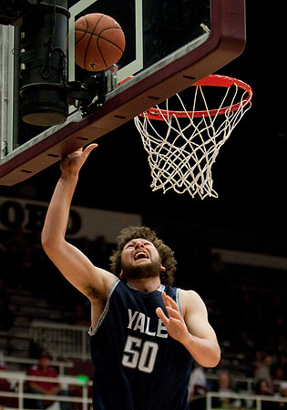 NCAA MEN'S BASKETBALL 2010 - Dec 28 - Yale at Stanford