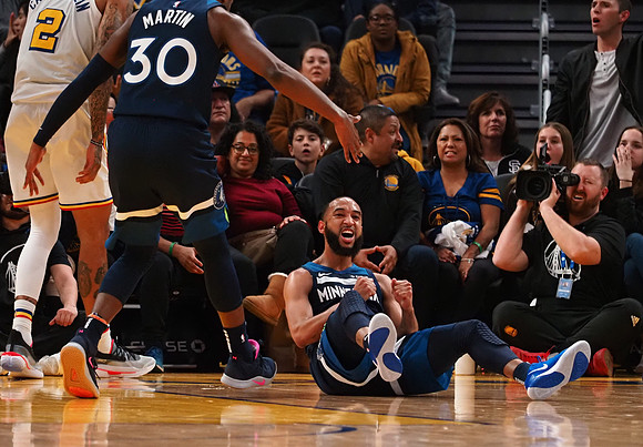 NBA: Minnesota Timberwolves at Golden State Warriors