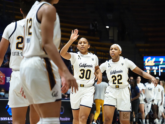 Jayda Curry (#30), Cailyn Crocker (#22)