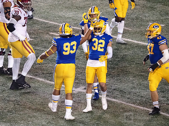 Luc Bequette (93), Daniel Scott (32)