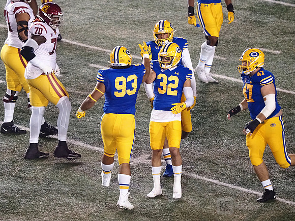 Luc Bequette (93), Daniel Scott (32)