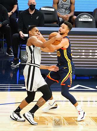 NBA: San Antonio Spurs at Golden State Warriors